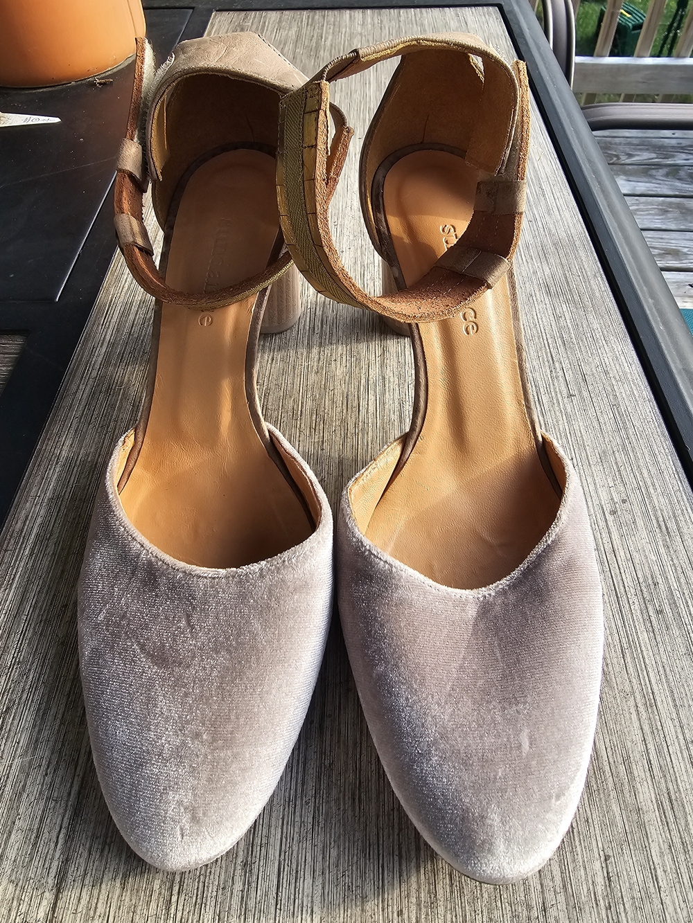 Sundance Aurora Gray Velvet Ankle Strap Heels Wooden Block Pump Spain Size 7.5